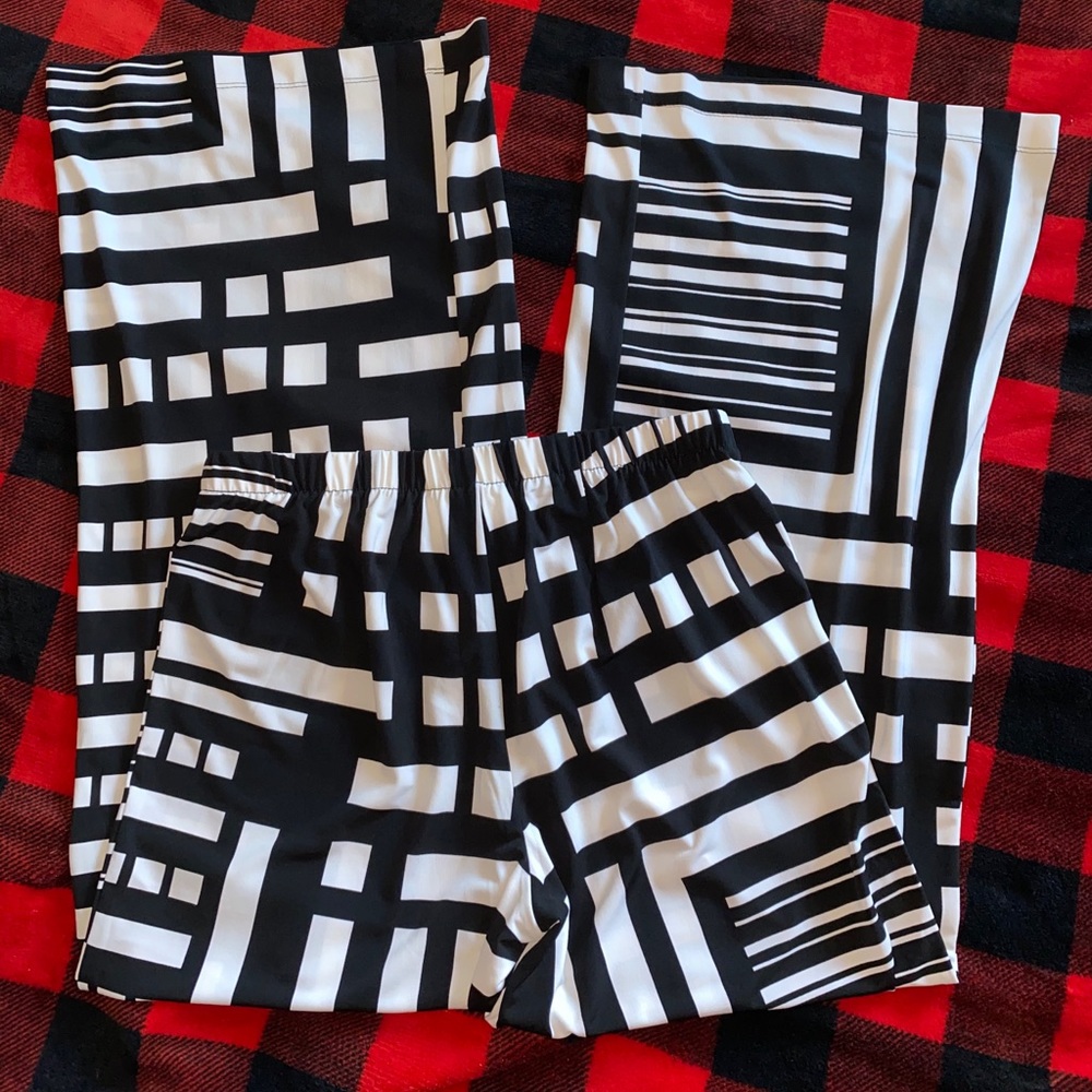 🖤Chico’s culottes geometric print size 1P